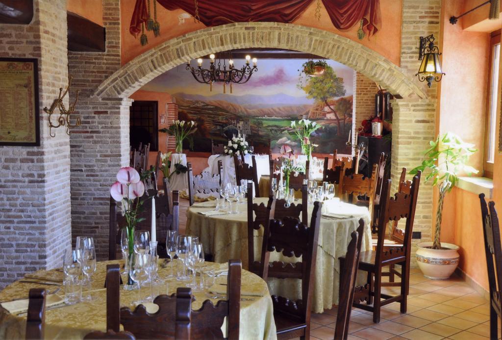 Le Gole Ristorante & Resort Celano Exterior foto